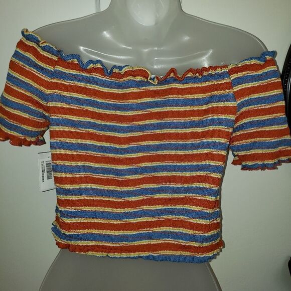 Sadie & Sage Off-The-Shoulder Cropped Pull… - Picture 4 of 7